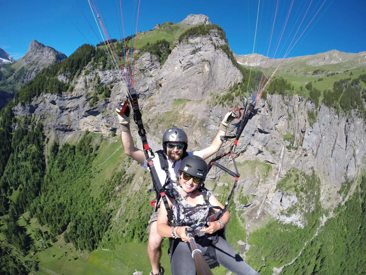 Tandem Gleitschirmfliegen im Berner Oberland mit Swissgliders