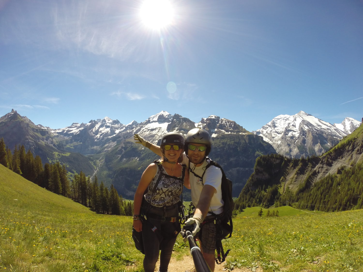 Tandem Gleitschirmfliegen im Berner Oberland Kandersteg mit Swissgliders am Startplatz